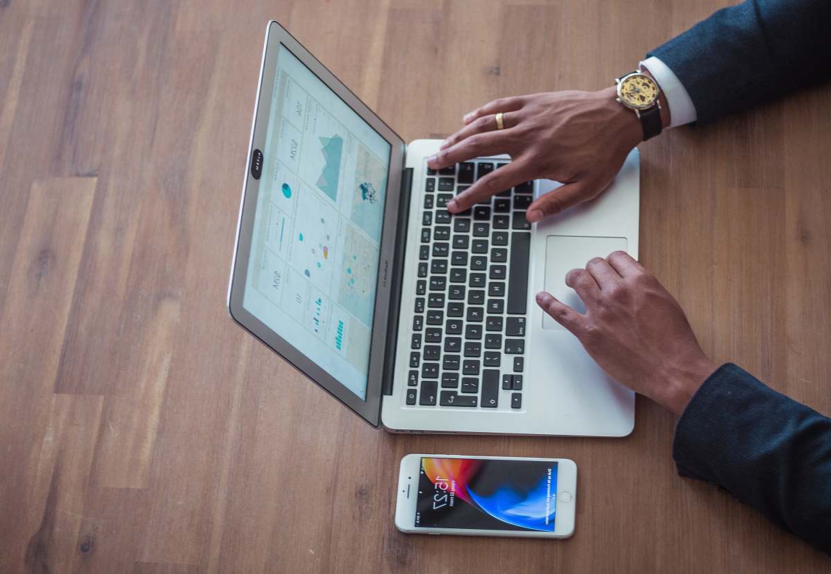 GOOGLE DRIVE VS APPLE FILES intelligence overview
